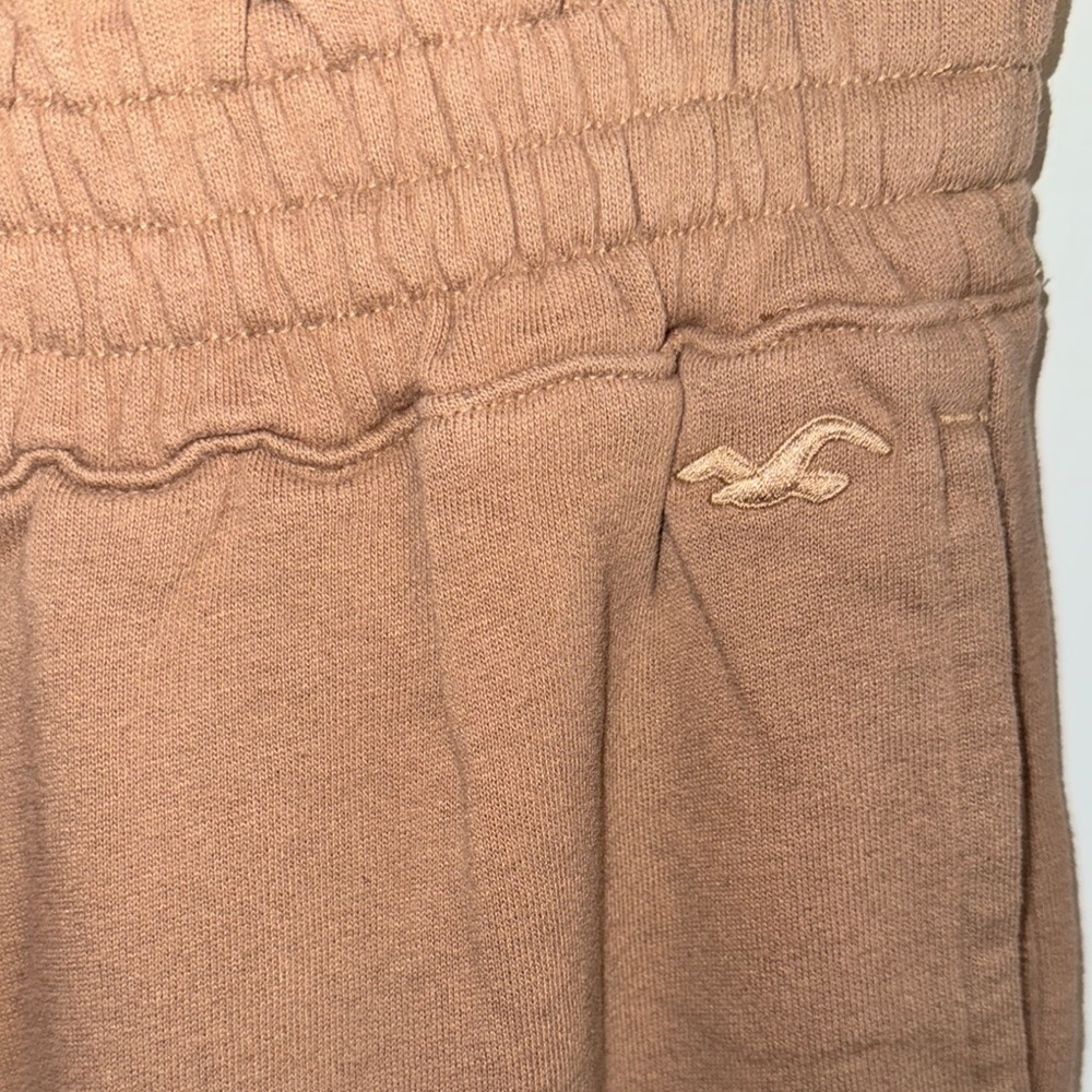 HOLLISTER- ultra high Tan jogger pants size medium - Picture 5 of 14
